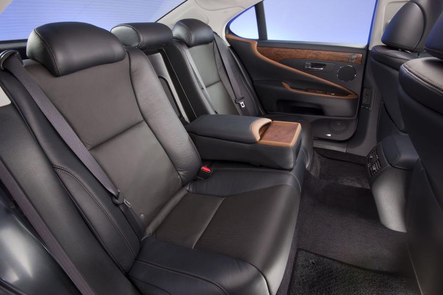  Lexus LS460 Sport 2010 года  (фото 7 из 18)